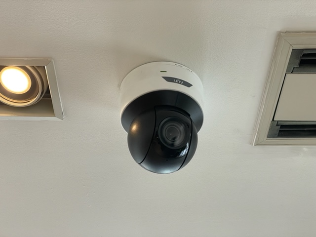 横浜　携帯電話ショップ　防犯カメラ