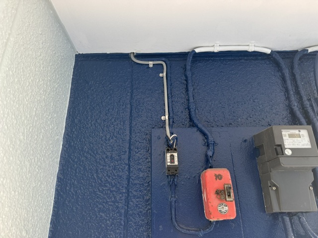 電源